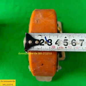 ลูกล้อโพลียูรีเทน ขนาด 5 นิ้ว ล้อหมุนมีเบรก 2 ล้อ โครงล้อหนามาก แข็งแรง รับน้ำหนักได้ดี ยางยังสภาพดี มีรอยการใช้งาน ล้อคนละรุ่น ความสูงล้อต่างกันบ้าง ชุดละ 850 บาทไม่รวมส่ง มี 1 ชุด