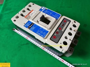 เบรกเกอร์  Cutler Hammer Made in U.S.A ขนาด 400A  เฟรมใหญ่ สภาพดี ใช้งานได้ปกติ ราคา 3,000 บาทไม่รวมส่ง