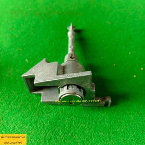 ชุดกุญแจรถยนต์ Honda กุญแจรีโมท กุญแจสองดอกตามภาพ ไม่ทราบรุ่น สภาพใหม่มาก ชุดตามภาพ 1,500 บาทไม่รวมส่ง