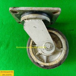 ลูกล้อโพลียูรีเทน ขนาด 5 นิ้ว ล้อหมุน 4 ล้อ โครงล้อหนามาก แข็งแรง รับน้ำหนักได้ดี ยางยังสภาพดี มีรอยการใช้งาน ชุดละ 850 บาทไม่รวมส่ง มี 1 ชุด