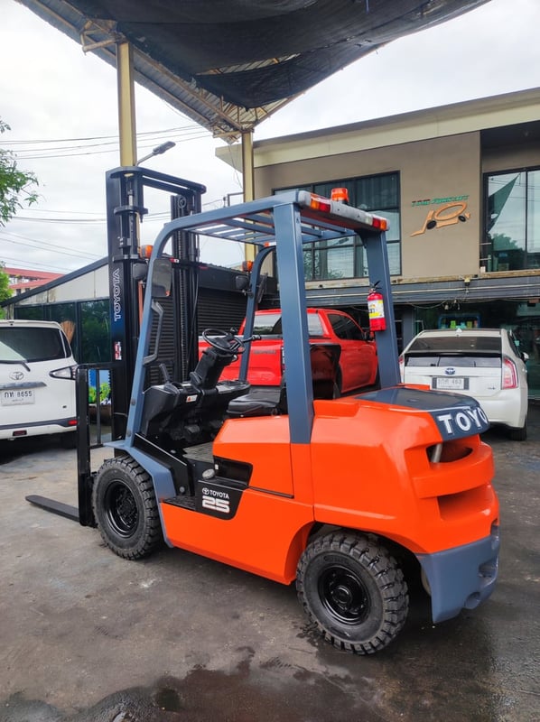 ขายรถฟอร์คลิฟท์ขนาด 2.5 ตัน