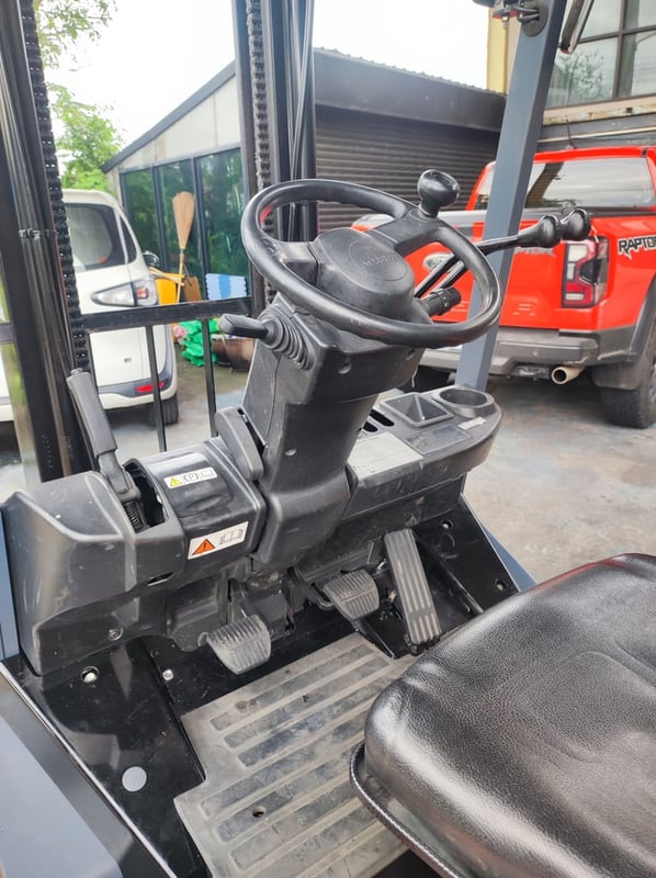 ขายรถฟอร์คลิฟท์ขนาด 2.5 ตัน