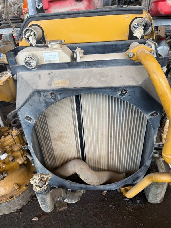 ขายหม้อน้ำ ออยไฮโดรลิค อินเตอร์ cat 312dทั้งชุด