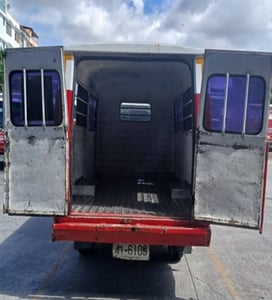 ขาย ISUZU NlR รถบรรทุก 4 ล้อ 130 แรงม้า ปี 2552 ขาย ISUZU NlR รถบรรทุก 4 ล้อ 130 แรงม้า ปี 2552