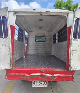 ISUZU NLR รถบรรทุก 4ล้อ ตู้แห้ง ปี2014 ISUZU NLR รถบรรทุก 4ล้อ ตู้แห้ง ปี2014