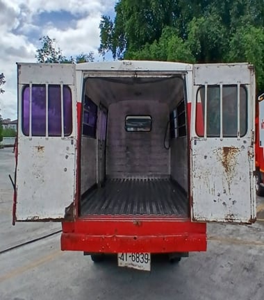 ISUZU NLR รถบรรทุก 4ล้อ ตู้แห้ง ปี2014 ISUZU NLR รถบรรทุก 4ล้อ ตู้แห้ง ปี2014