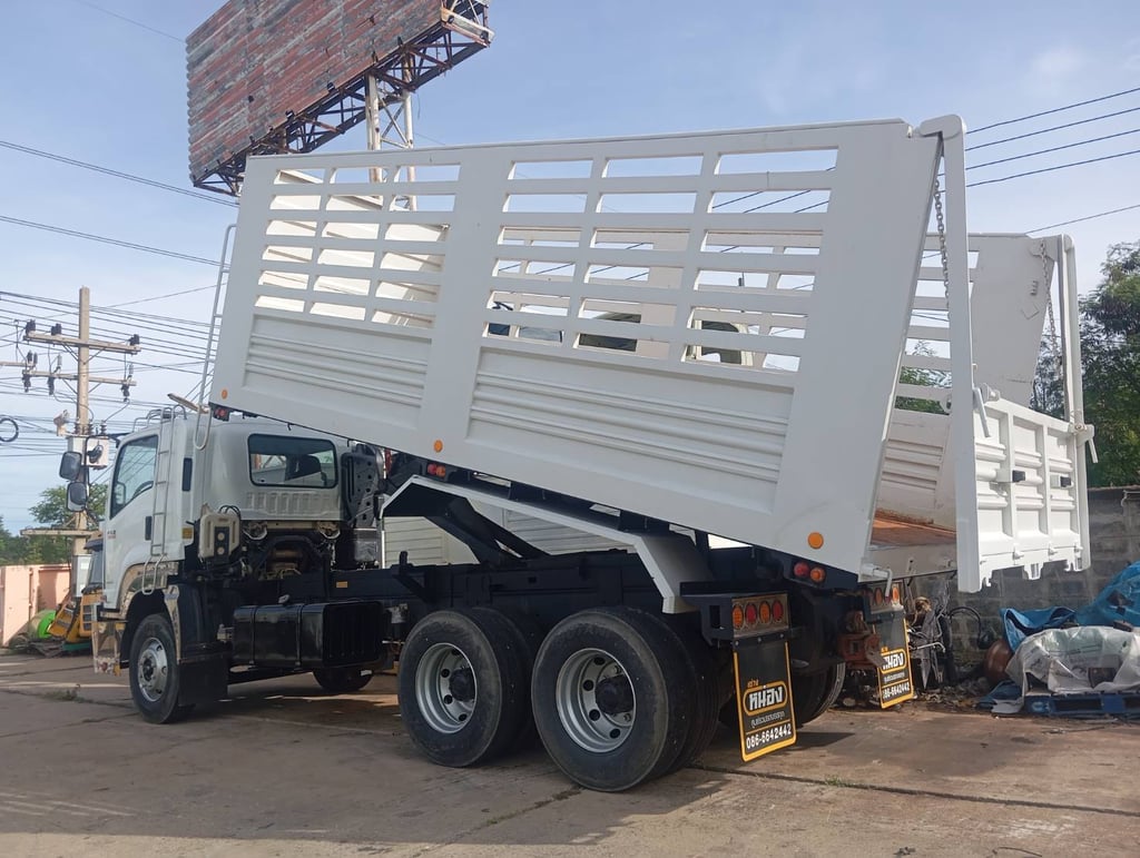 ISUZU FXZ 360แรงม้า รถบรรทุก 10ล้อ ดั้มพ์ ปี2560 ISUZU FXZ 360แรงม้า รถบรรทุก 10ล้อ ดั้มพ์ ปี2560