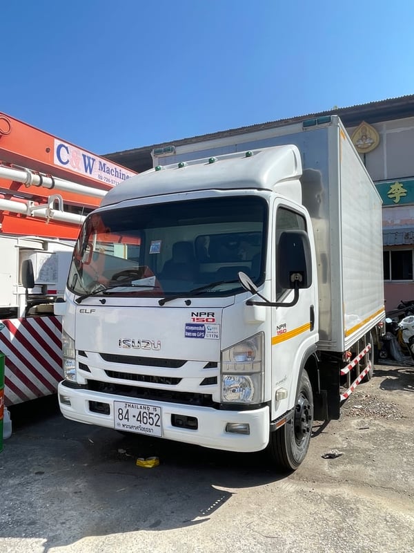 ISUZU NPR 150แรงม้า รถบรรทุก 6ล้อ ตู้เย็น ปี2564