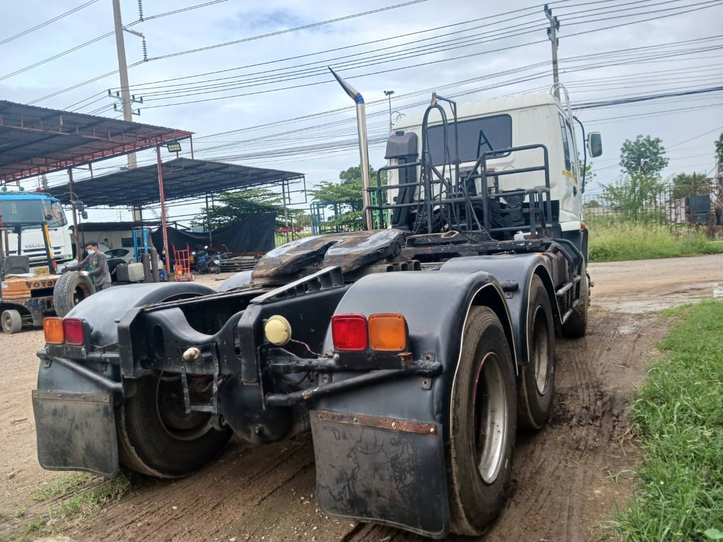 ISUZU GXZ 270แรงม้า รถบรรทุก 10ล้อ หัวลาก เฉพาะหัว ปี2545 ISUZU GXZ 270แรงม้า รถบรรทุก 10ล้อ หัวลาก เฉพาะหัว ปี2545