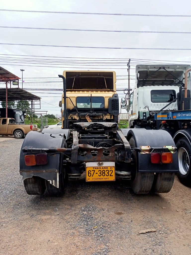 HINO FG 212แรงม้า รถบรรทุก 6ล้อ หัวลาก ปี 2548