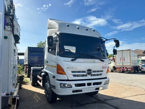HINO FG 212แรงม้า รถบรรทุก 6ล้อ หัวลาก ปี48 HINO FG 212แรงม้า รถบรรทุก 6ล้อ หัวลาก ปี48
