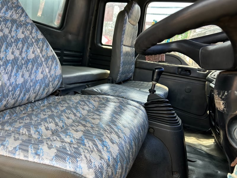 ISUZU FTR 180แรงม้า รถบรรทุก 6ล้อ ISUZU FTR 180แรงม้า รถบรรทุก 6ล้อ