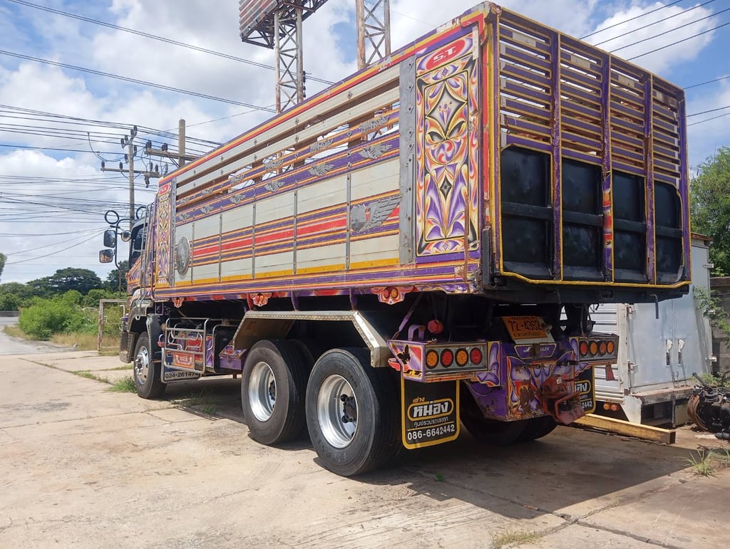 ISUZU FXZ 360แรงม้า รถบรรทุก 10ล้อ ดั้มพ์ ปี59 ISUZU FXZ 360แรงม้า รถบรรทุก 10ล้อ ดั้มพ์ ปี59