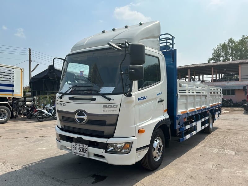 HINO FC 210แรงม้า รถบรรทุก 6 ล้อ ปี2565