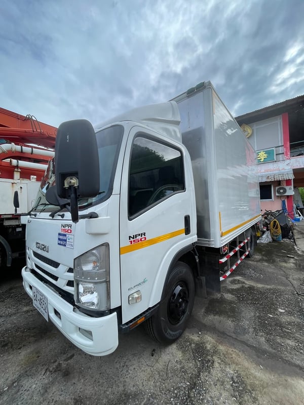 ISUZU NPR 150แรงม้า รถบรรทุก 6ล้อ ตู้เย็น ปี64