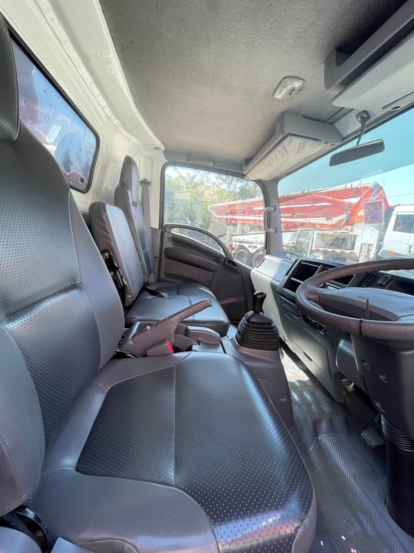 ISUZU NPR 150แรงม้า รถบรรทุก 6ล้อ ตู้เย็น ปี2564