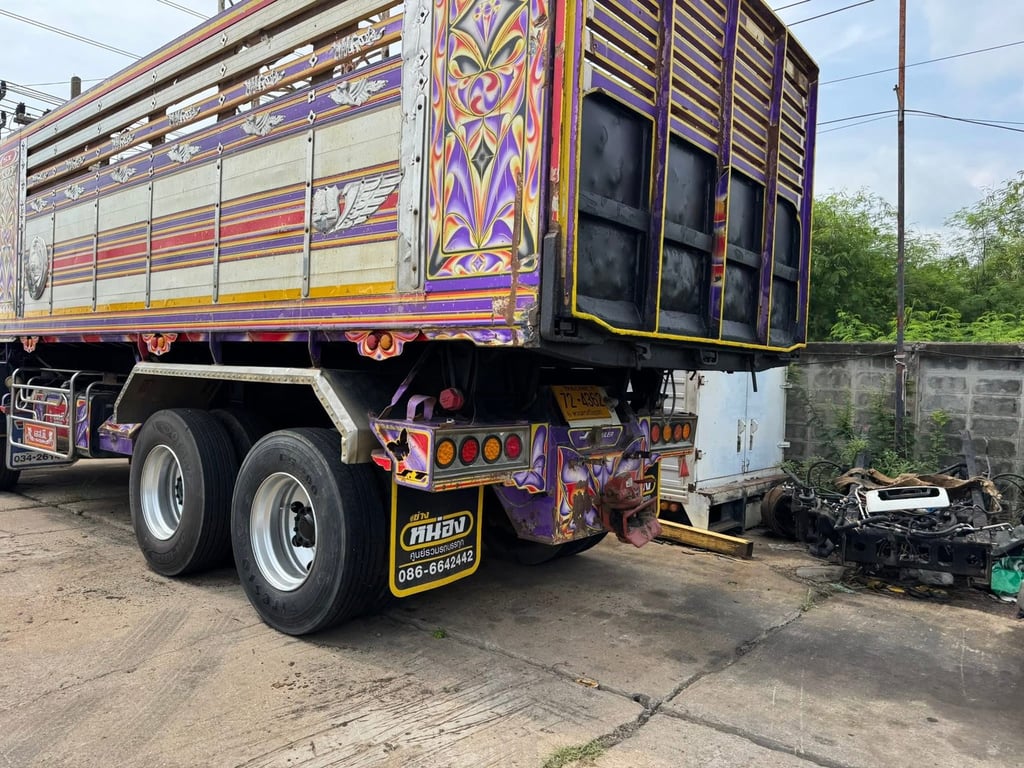 ISUZU FXZ 360แรงม้า รถบรรทุก 10ล้อ ดั้มพ์ ปี59