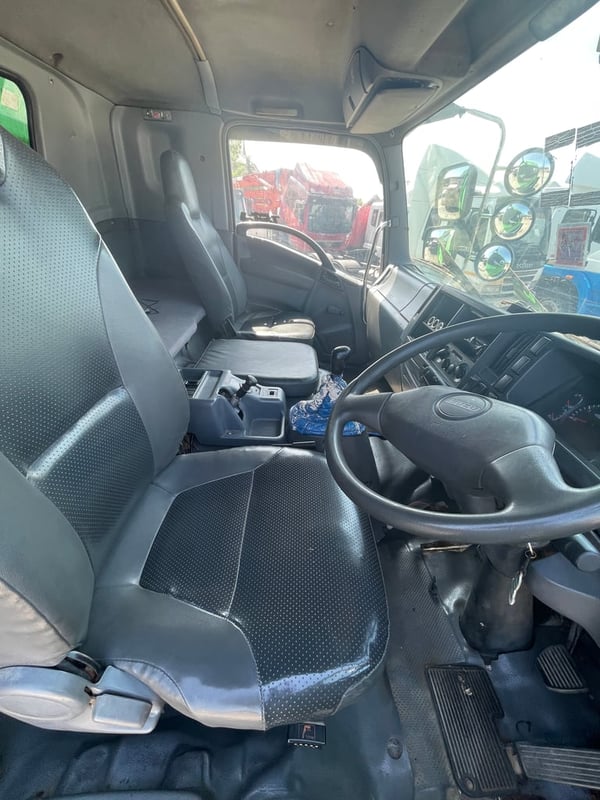 ISUZU FVM 300แรงม้า รถบรรทุก 10ล้อ พ่วงแม่ลูก ปี2552