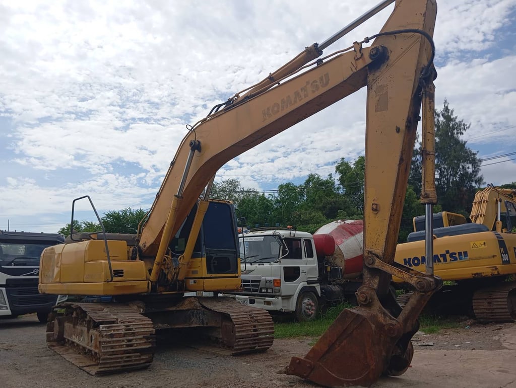 รถแม็คโคร PC200-8A ปี2556 ใช้งานได้ปกติ