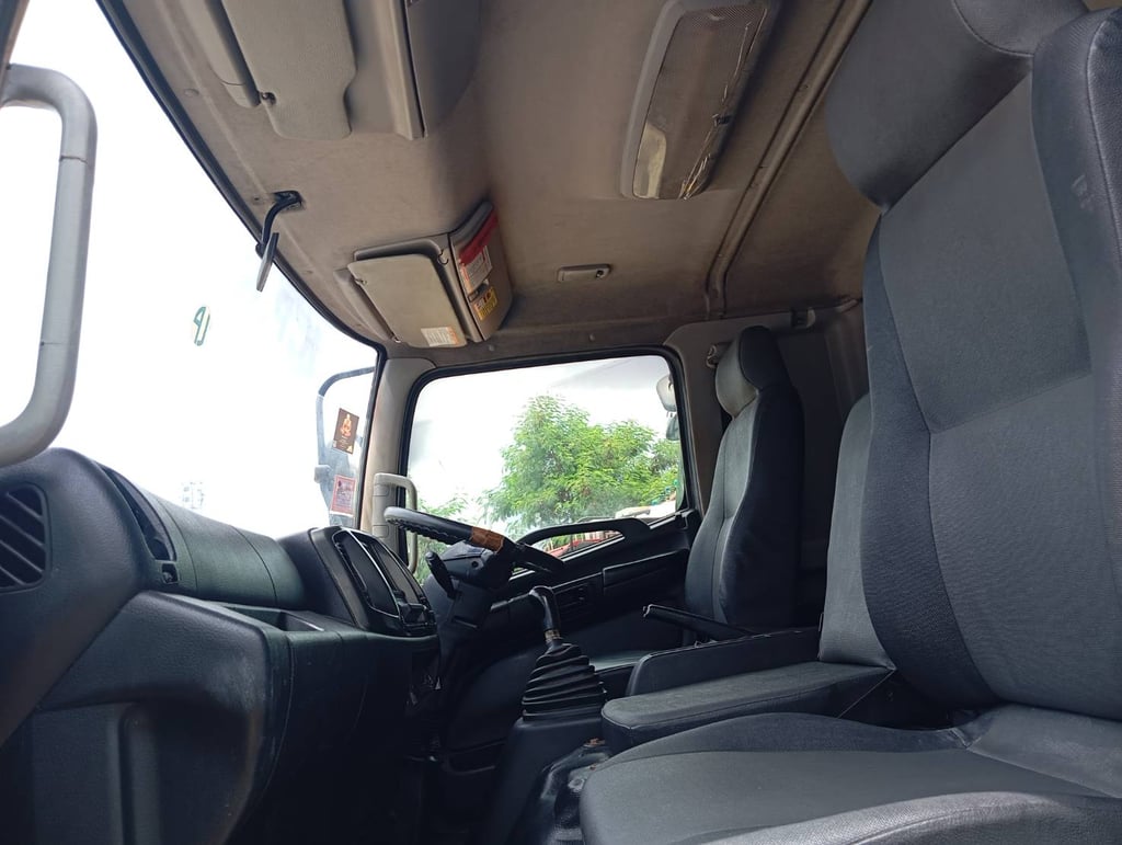 HINO FL 212แรงม้า รถบรรทุก 10ล้อ กระบะคอกสูง ปี2557 HINO FL 212แรงม้า รถบรรทุก 10ล้อ กระบะคอกสูง ปี2557