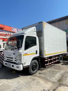 ISUZU NPR 150แรงม้า รถบรรทุก 6ล้อ ตู้เปียก ปี2564 ISUZU NPR 150แรงม้า รถบรรทุก 6ล้อ ตู้เปียก ปี2564