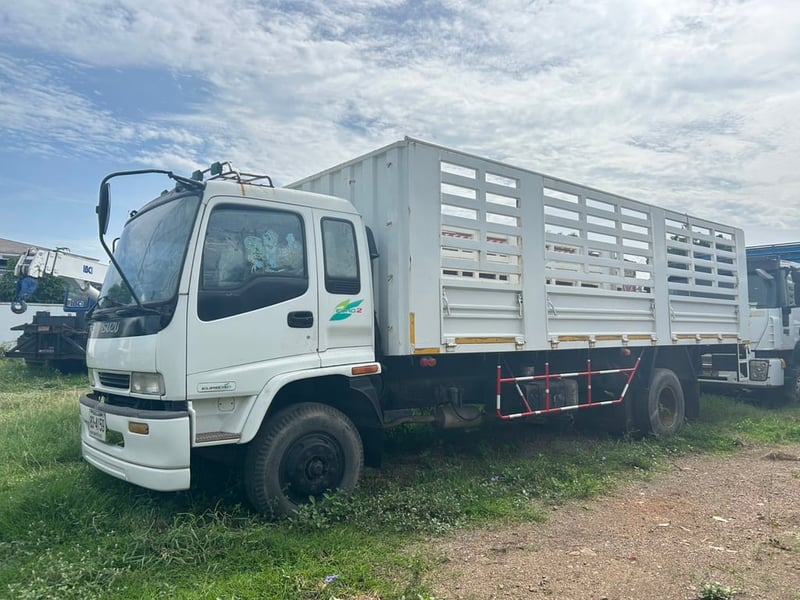 ISUZU FTR 180แรงม้า รถบรรทุก 6ล้อ 