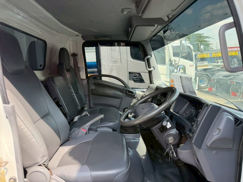 ISUZU NQR 175แรงม้า รถบรรทุก 6ล้อ สองแถว ปี2015