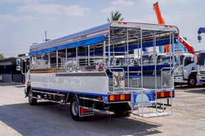 ISUZU FRR 210แรงม้า รถบรรทุก 6ล้อ สองแถว ปี2013