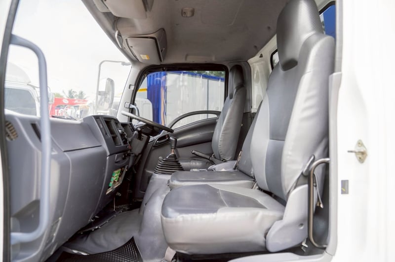 ISUZU FRR 210แรงม้า รถบรรทุก 6ล้อ กระบะเหล็กติดเครน ปี2018 เลขไมล์ 67,220 กม.