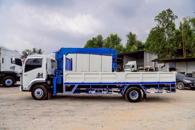 ISUZU FRR 210แรงม้า รถบรรทุก 6ล้อ กระบะเหล็กติดเครน ปี2018 เลขไมล์ 67,220 กม.