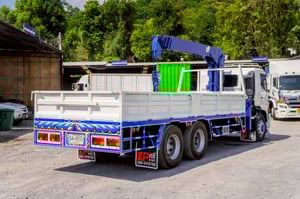 HINO FL 260แรงม้า รถบรรทุก 10ล้อ กระบะเหล็กติดเครน ปี2018 เลขไมล์ 256,862 กม.