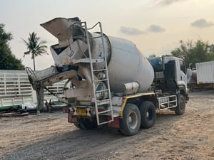 ISUZU FXZ 360แรงม้า รถบรรทุก 10ล้อ โม่ผสมปูน ปี2013 เลขไมล์ 203,164 กม.