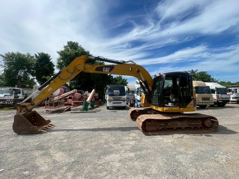 "รถ JCB CATERPILLAR รุ่น 422E"