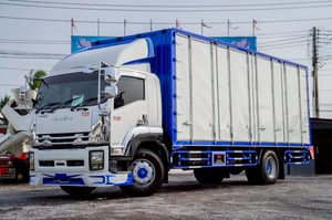 ISUZU FTR 240แรงม้า รถบรรทุก 6ล้อ ตู้แห้ง ปี2011