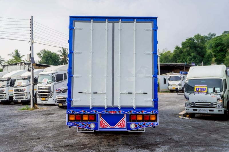 ISUZU FTR 240แรงม้า รถบรรทุก 6ล้อ ตู้แห้ง ปี2011