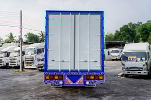 ISUZU FTR 240แรงม้า รถบรรทุก 6ล้อ ตู้แห้ง ปี2011