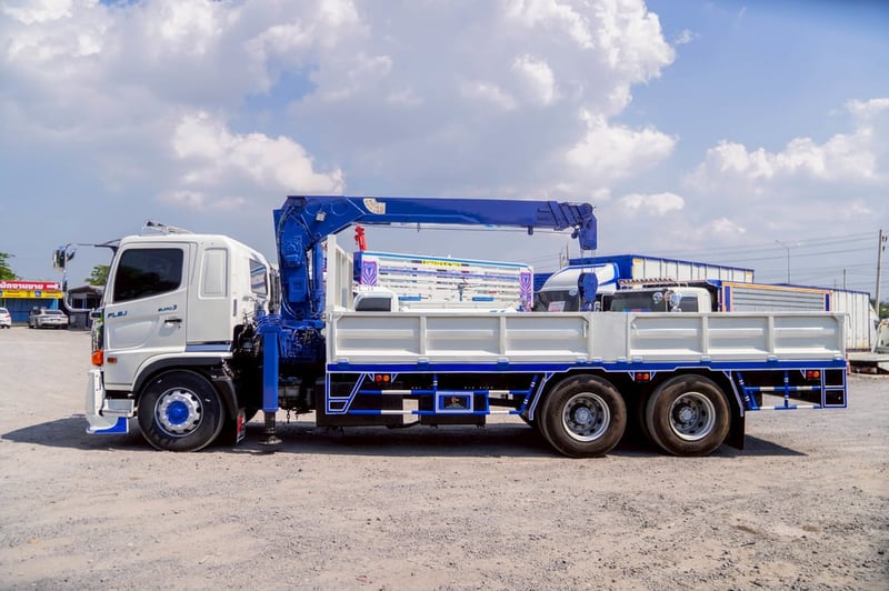 HINO FL 260แรงม้า รถบรรทุก 10ล้อ กระบะเหล็กติดเครน ปี2018 เลขไมล์ 256,862 กม.