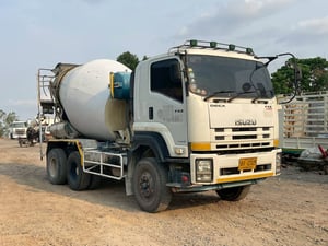 ISUZU FXZ 360แรงม้า รถบรรทุก 10ล้อ โม่ผสมปูน ปี2013 เลขไมล์ 203,164 กม.