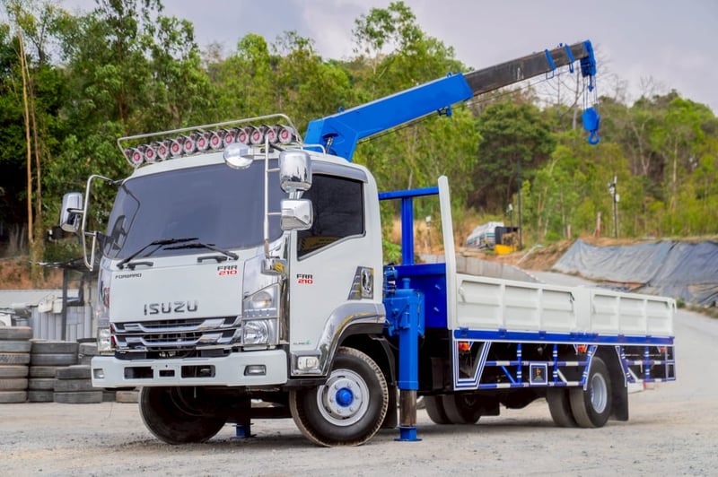 ISUZU FRR 210แรงม้า รถบรรทุก 6ล้อ กระบะเหล็กติดเครน ปี2018 เลขไมล์ 67,220 กม.