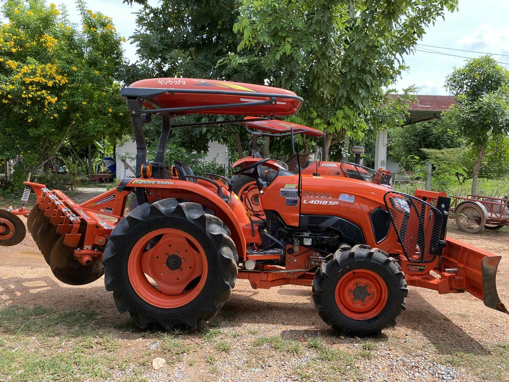L4018SP รถไถมือสองสวยสดครบชุด อยู่ชัยภูมิ L4018SP รถไถมือสองสวยสดครบชุด อยู่ชัยภูมิ