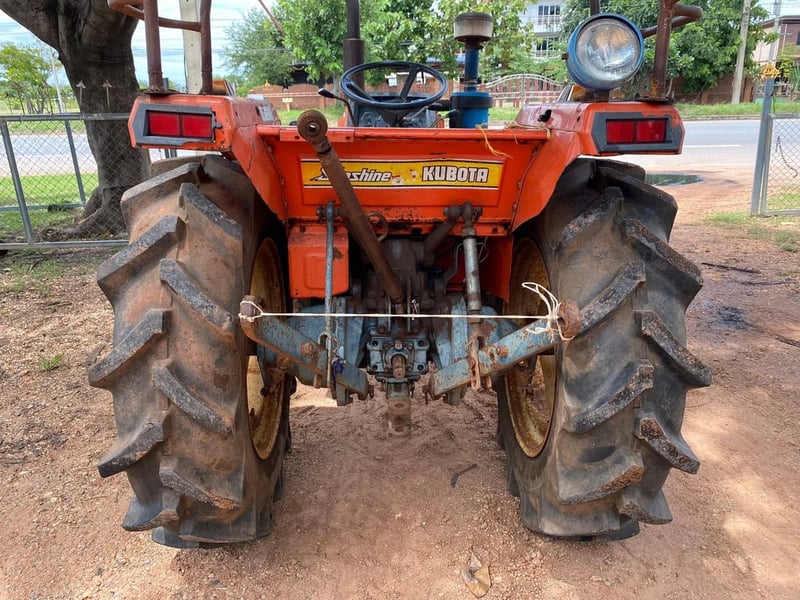 รถไถคูโบต้า L1-265 (เก่านอก)