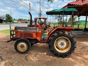 รถไถคูโบต้า L1-265 (เก่านอก)