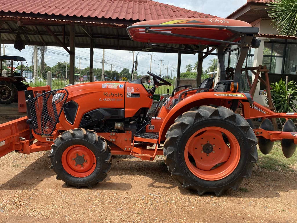 L4018SP รถไถมือสองสวยสดครบชุด อยู่ชัยภูมิ L4018SP รถไถมือสองสวยสดครบชุด อยู่ชัยภูมิ