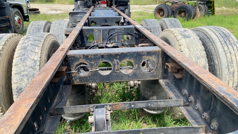 สิบล้อเพลาเดียวยาว7.50เมตร เครื่องน้ำมันแท้JO8C ล้อยกได้ถุงลม