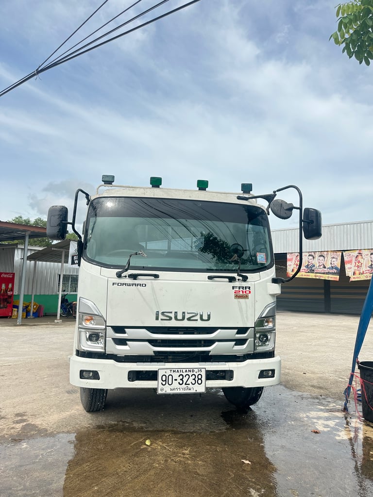 ISUZU FRR 210แรงม้า รถบรรทุก 6ล้อ กระบะเหล็ก ปี2022 เลขไมล์น้อยกว่า 50,000 กม. ISUZU FRR 210แรงม้า รถบรรทุก 6ล้อ กระบะเหล็ก ปี2022 เลขไมล์น้อยกว่า 50,000 กม.