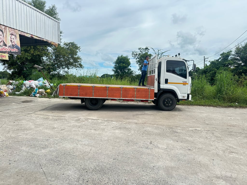 ISUZU FRR 210แรงม้า รถบรรทุก 6ล้อ กระบะเหล็ก ปี2022 เลขไมล์น้อยกว่า 50,000 กม.