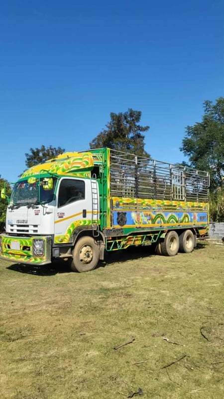 ISUZU FVM 240แรงม้า รถบรรทุก 10ล้อ กระบะคอกสูง ปี2014  ติดต่อคุณกล้วย โทร 089-8456025