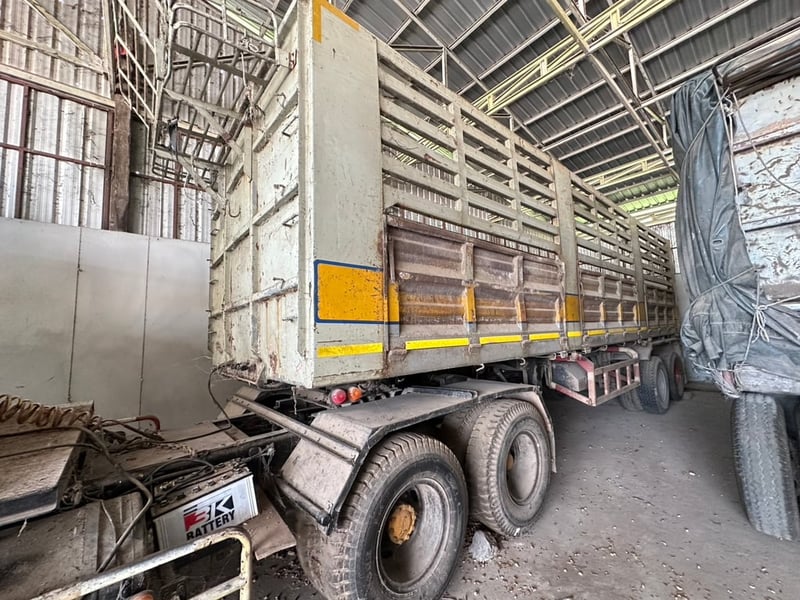 HINO FH224B-20114 260แรงม้า รถบรรทุก หัวลาก 10ล้อ เซมิดั้มพ์ ปี1992 เลขไมล์มากกว่า 800,000 กม.