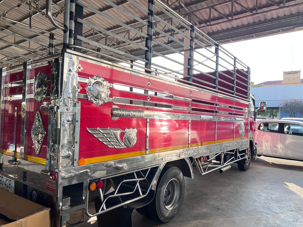 ISUZU FRR 210แรงม้า รถบรรทุก 6ล้อ กระบะคอกสูง ปี2022 เลขไมล์น้อยกว่า 50,000 กม.