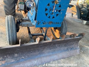 รถไถฟอร์ดรุ่น 6610 ตัวแทนรุ่นสาม